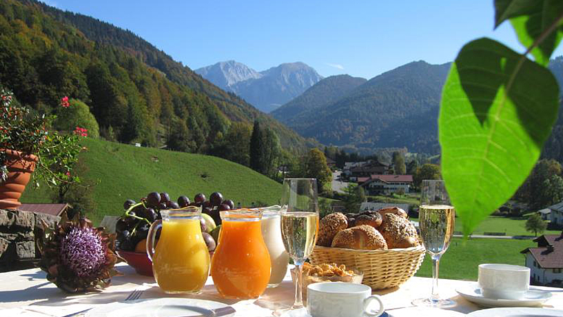 Rehlegg_Fruehstueck_Terrasse